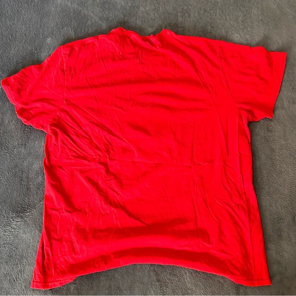 Unisex Peanuts (Snoopy) tshirt - Picture 2 of 3